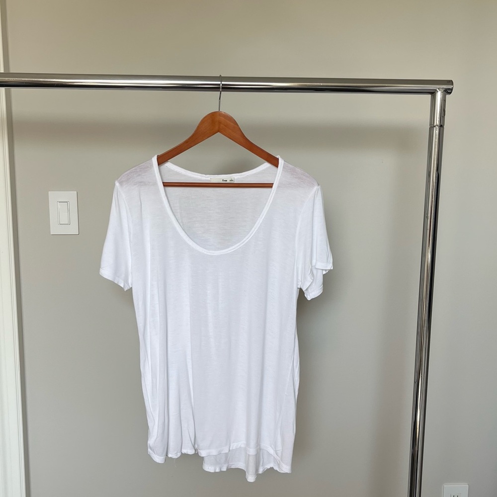 Aritzia White T-Shirt